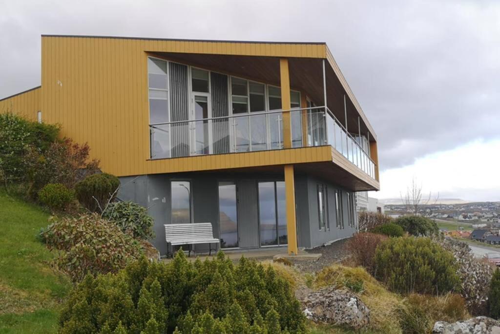 Large Apartment With Fabulous View Of Tórshavn Esterno foto