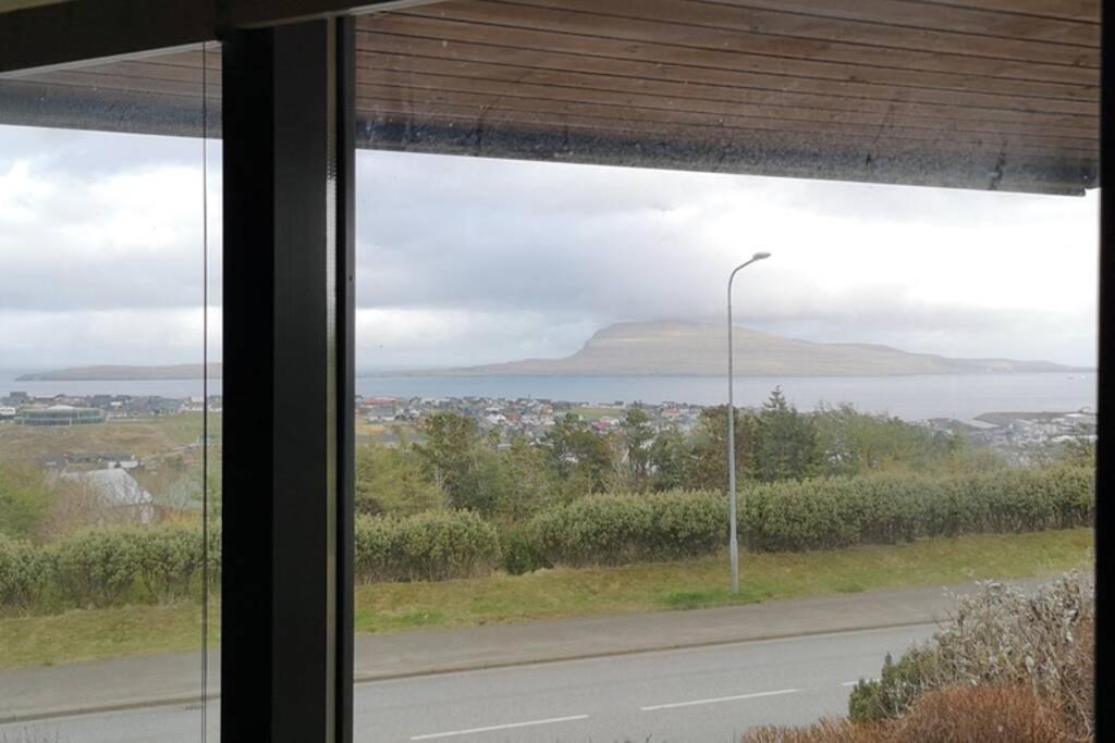 Large Apartment With Fabulous View Of Tórshavn Esterno foto